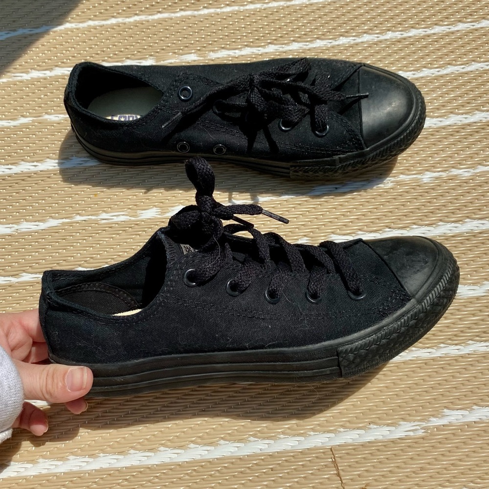 Black converse